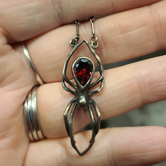 bloodmilk Jewelry - Bloodmilk Large Eternal Weaver garnet